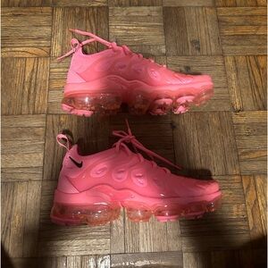 W air vapormax plus